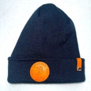 Branded bills black winter hat toboggan knitted with leather emblem